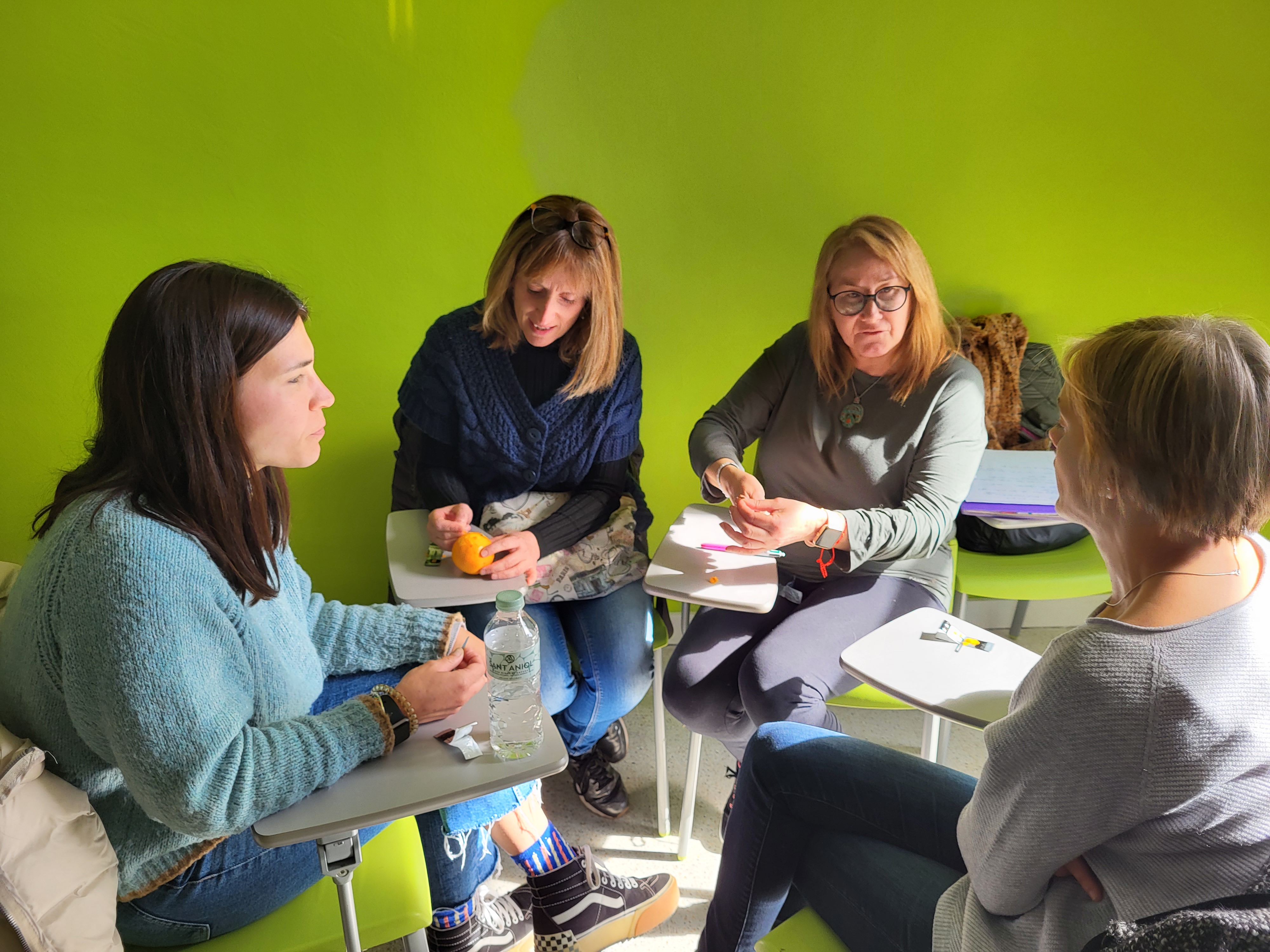 Sessió de formació sobre l'abordatge a ferides cròniques dirigit a professionals d'infermeria