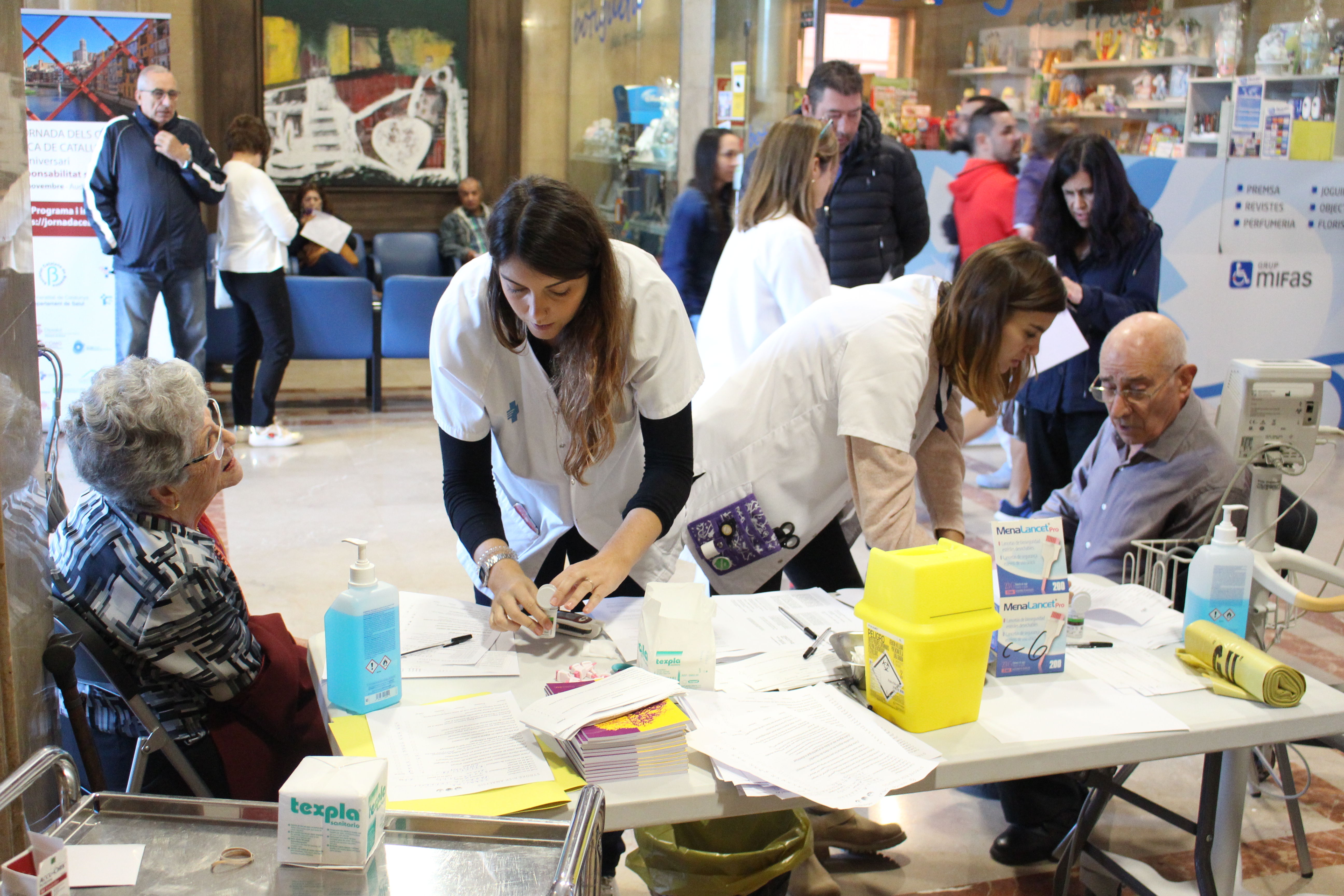 Profesionals durant el taller de la celebració dels 20 anys de la Unitat d'Ictus del Trueta 