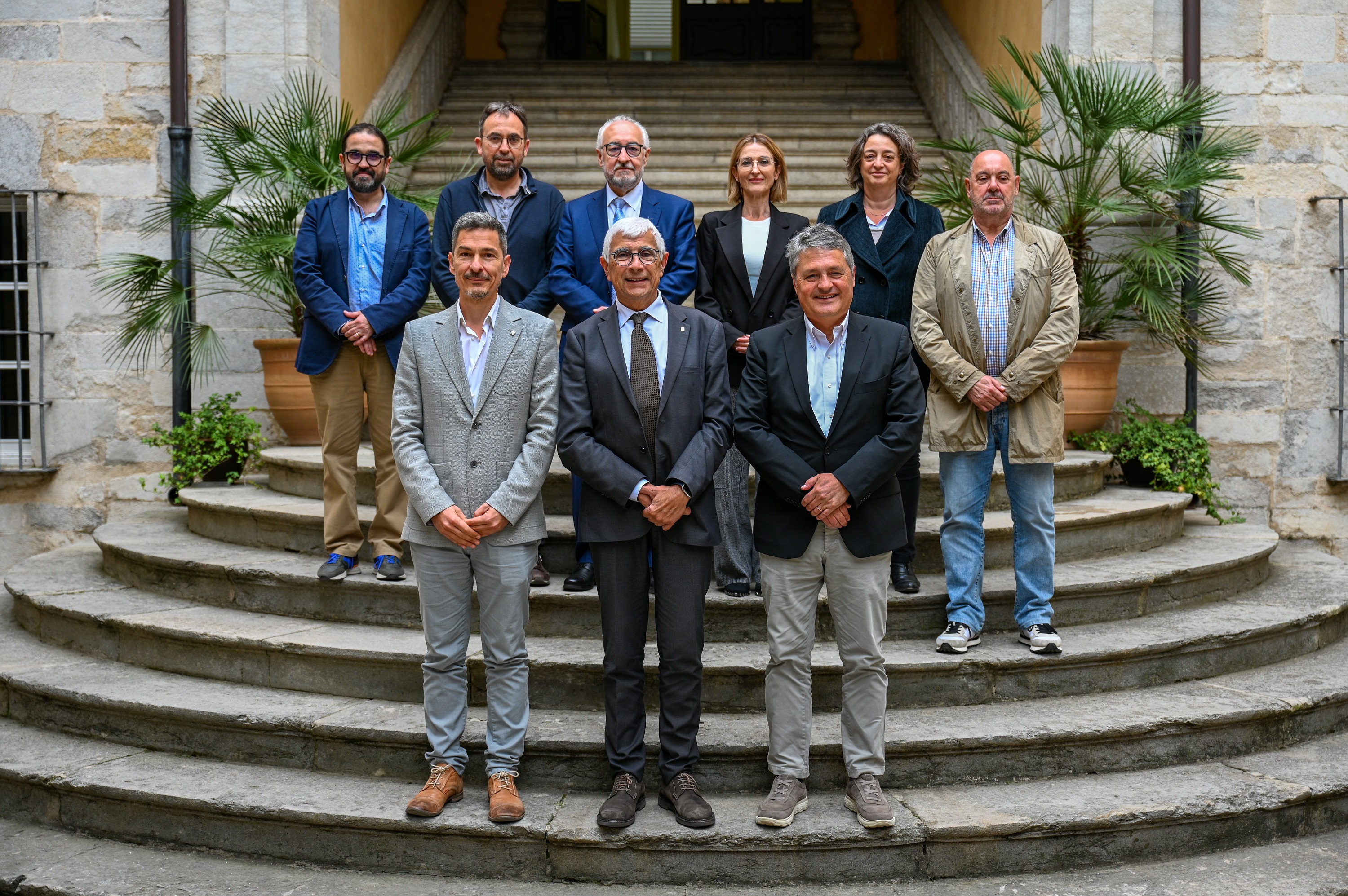 Els gerents dels hospitals, amb el conseller, el director del Servei Català de la Salut i el gerent territorial.