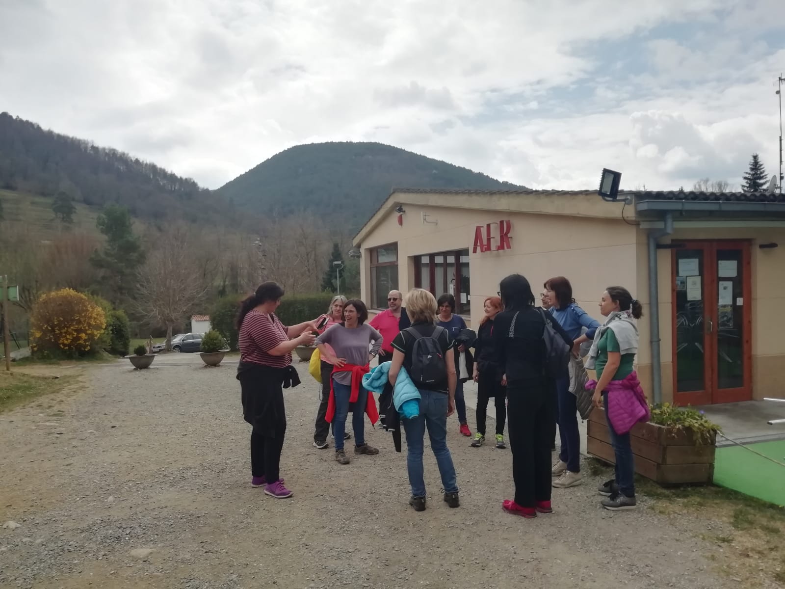 Caminada Foto del personal sanitari durant el Dia Mundial de l'Activitat Física