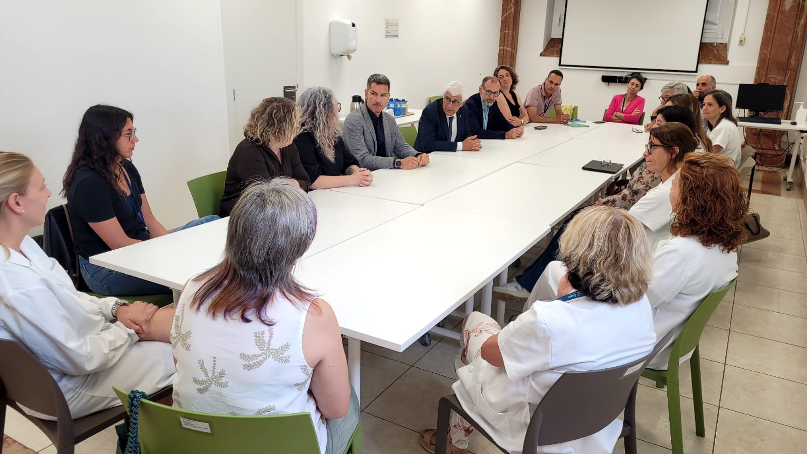 Reunió mantinguda entre entre el conseller de Salut i els professionals del Servei d'Urgències.