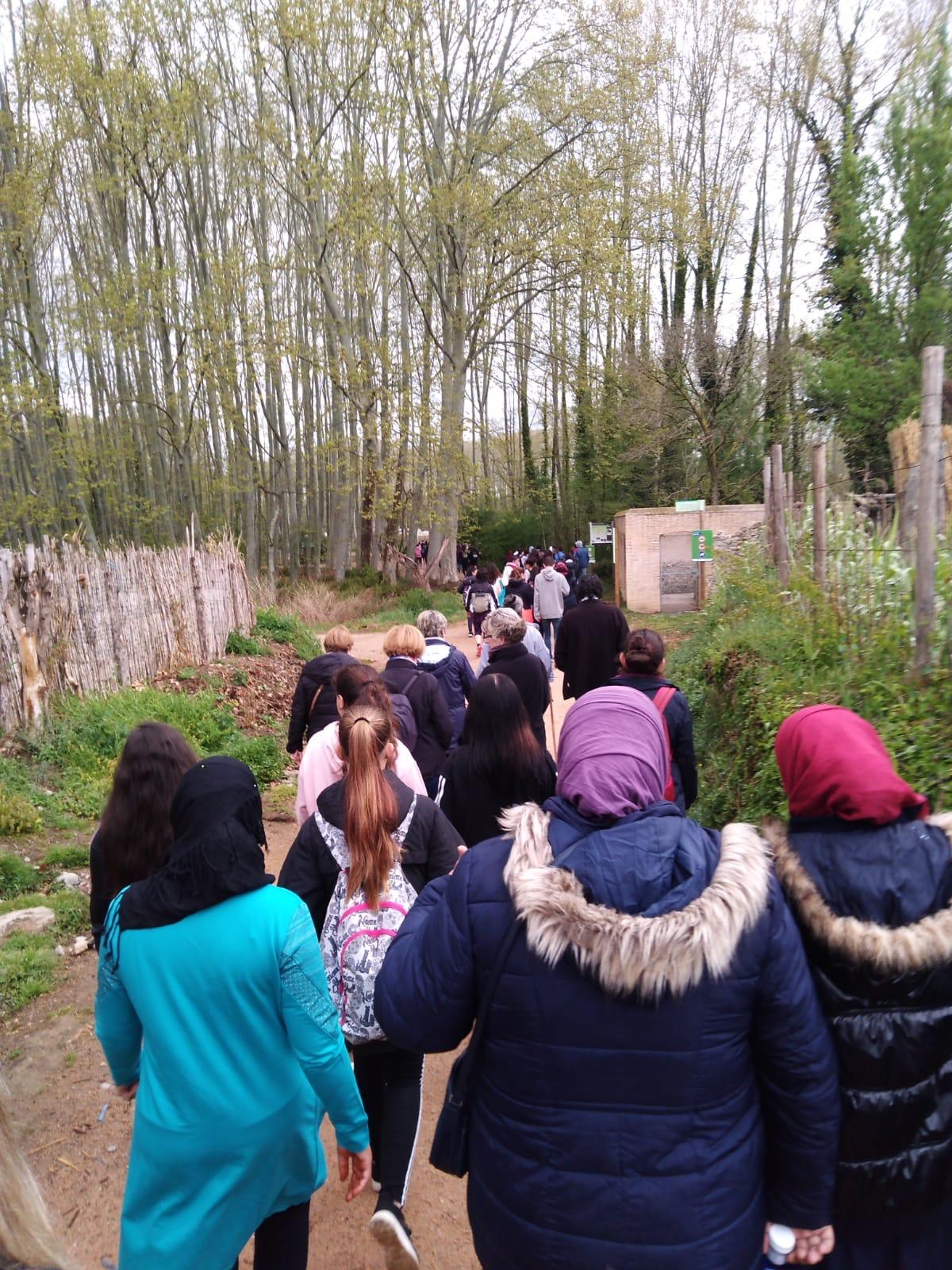 Caminada Foto del personal sanitari durant el Dia Mundial de l'Activitat Física