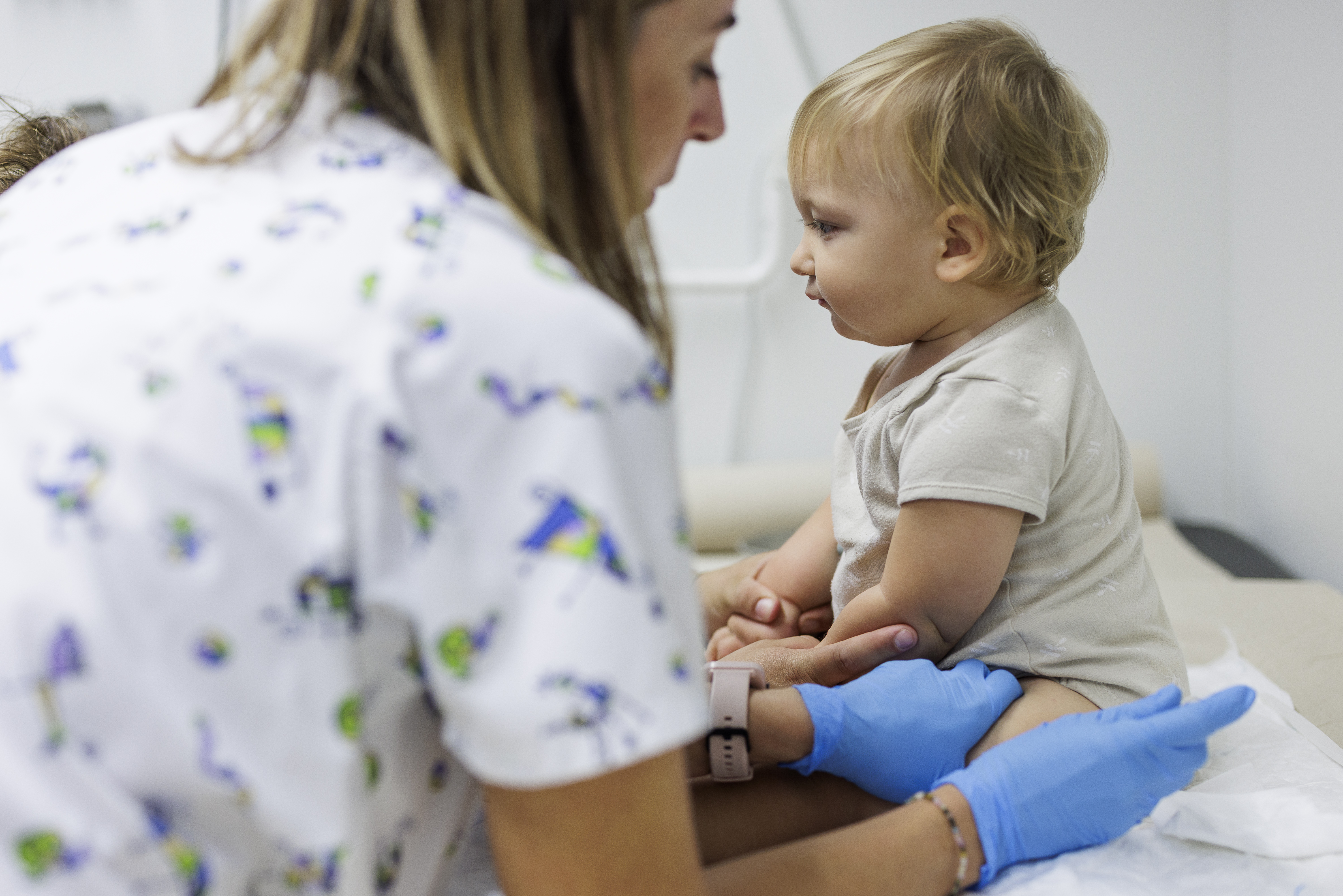 En una consulta de Pediatria de Salt.
