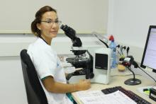 Foto de la Dra. Laura Castillo, doctora adjunta del Servei d'Anatomia Patològica.