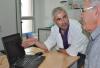 Sessió d'estimulació cognitiva amb exercicis a l'ordinador 